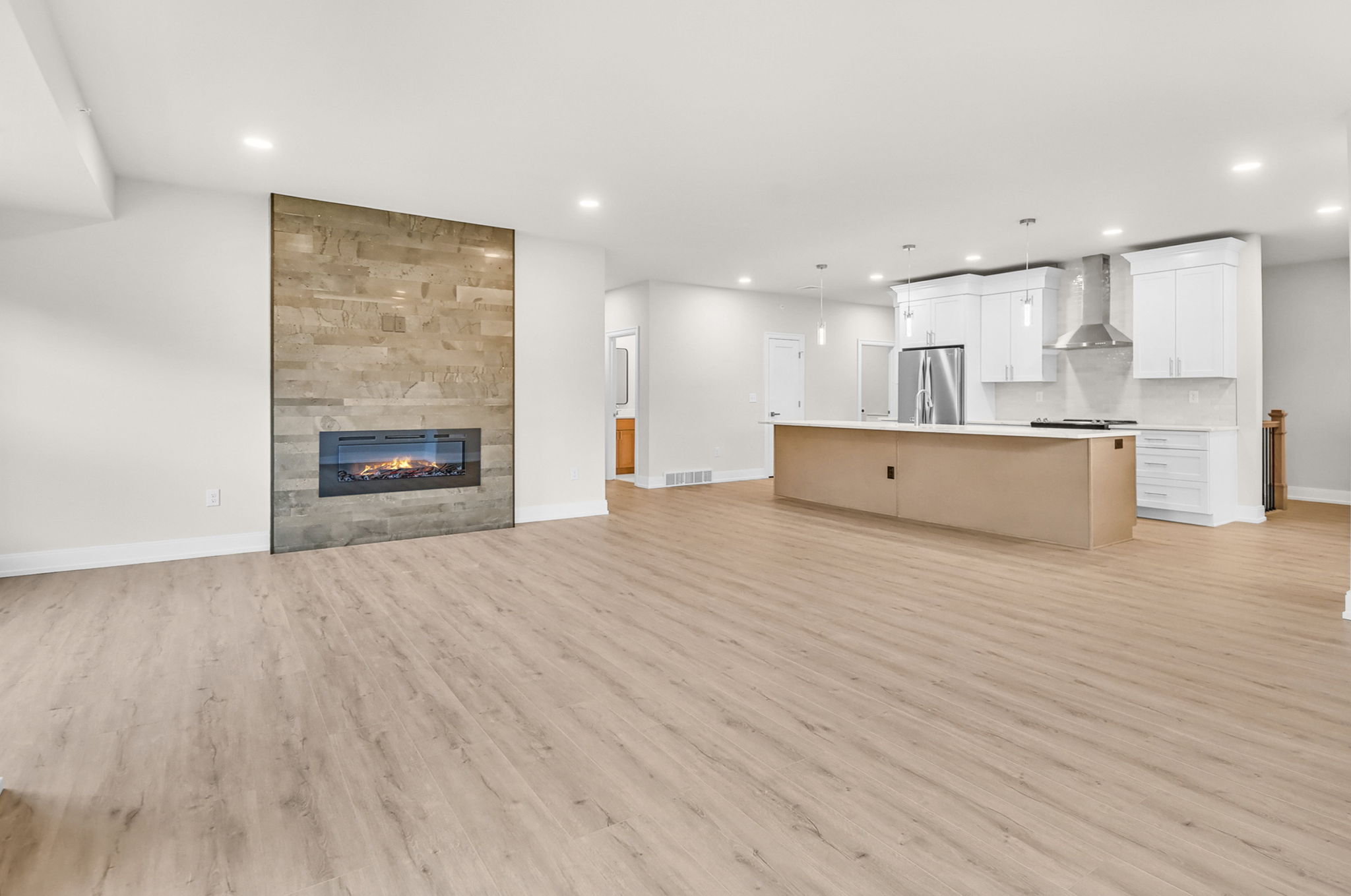 12-web-or-mls-012-605-vly-pointe-drive-schenectady-ny-usa-014
