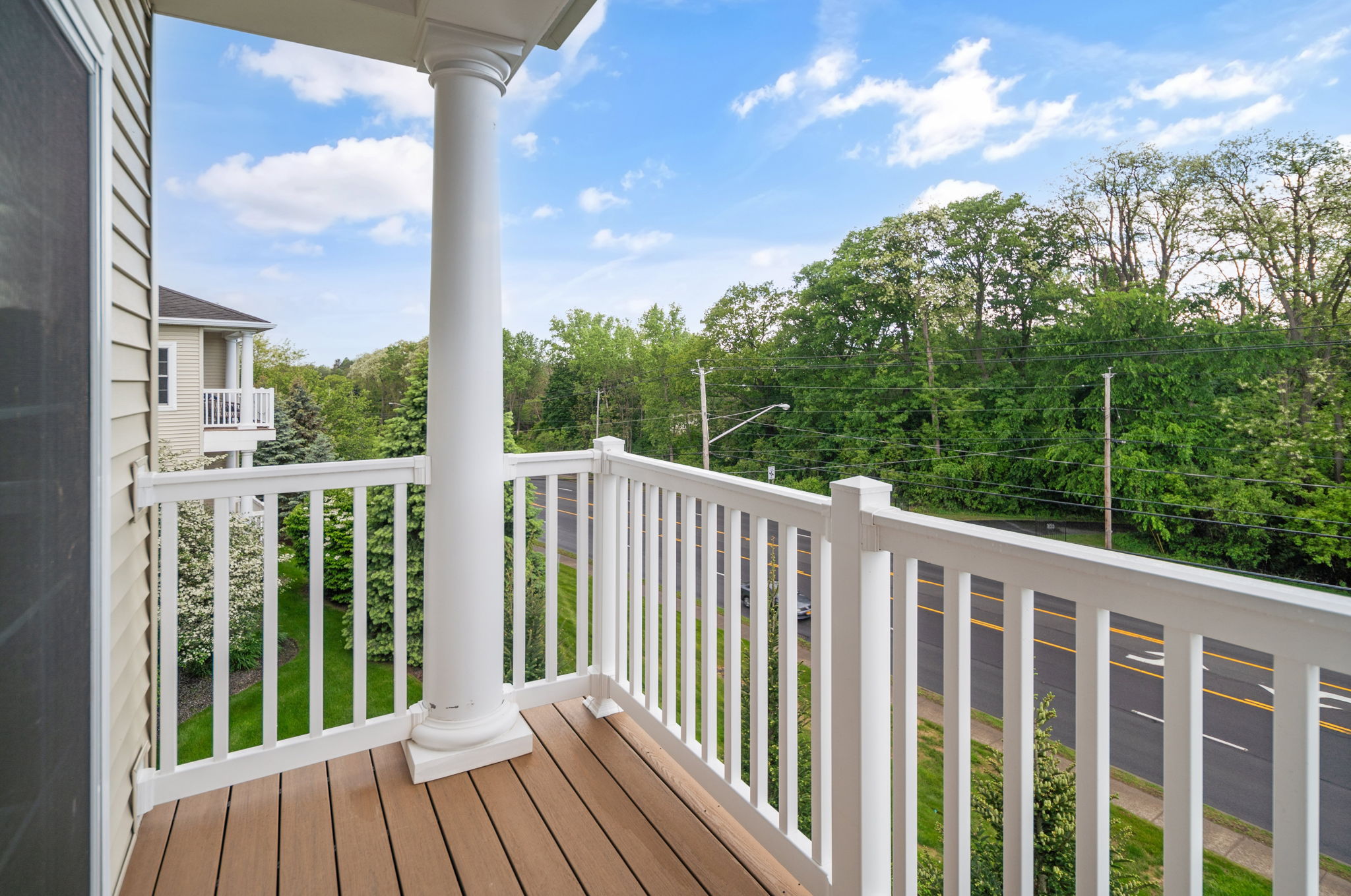 16-web-or-mls-016-605-vly-pointe-drive-schenectady-ny-usa-012