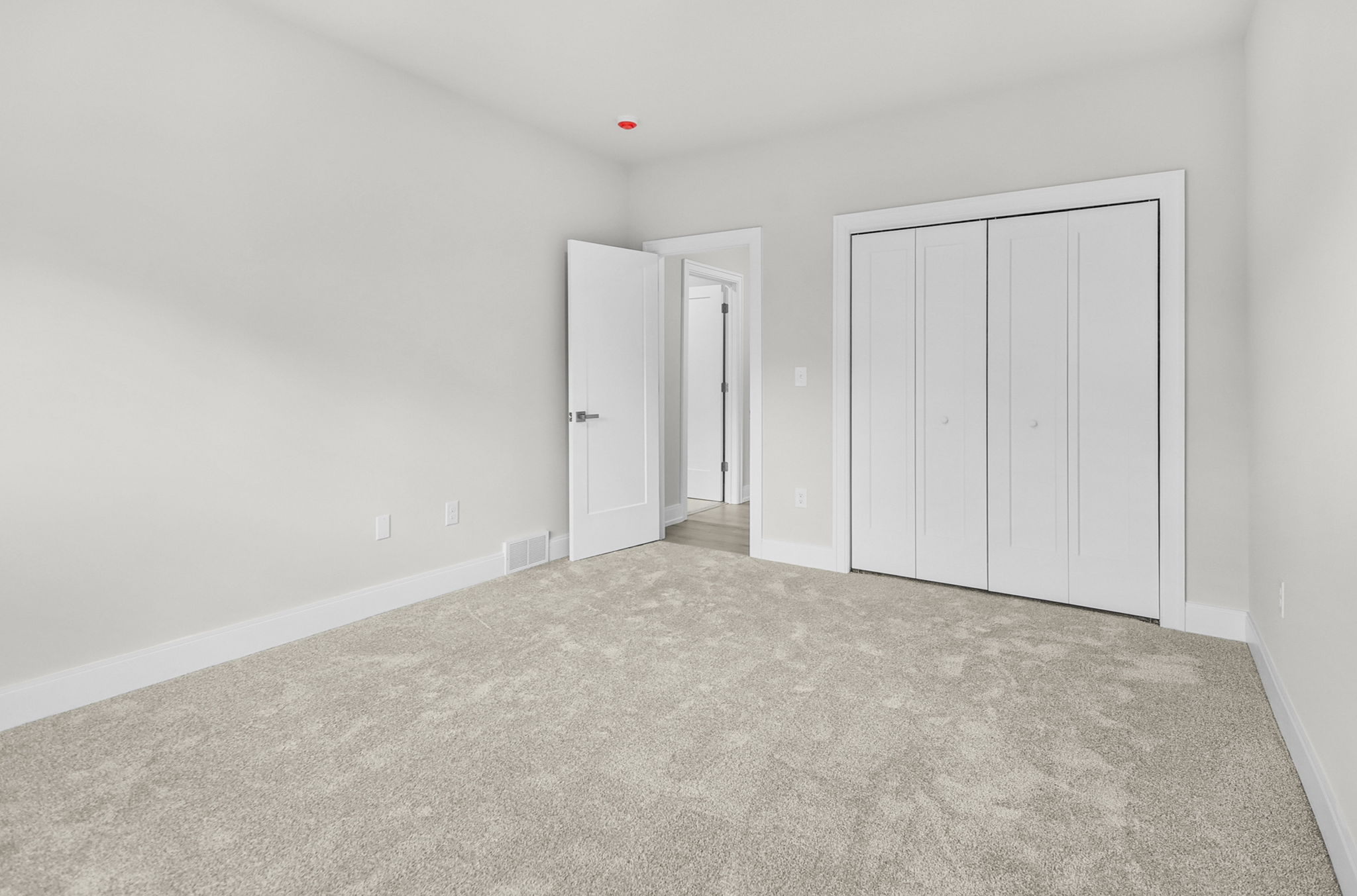 18-web-or-mls-018-605-vly-pointe-drive-schenectady-ny-usa-022