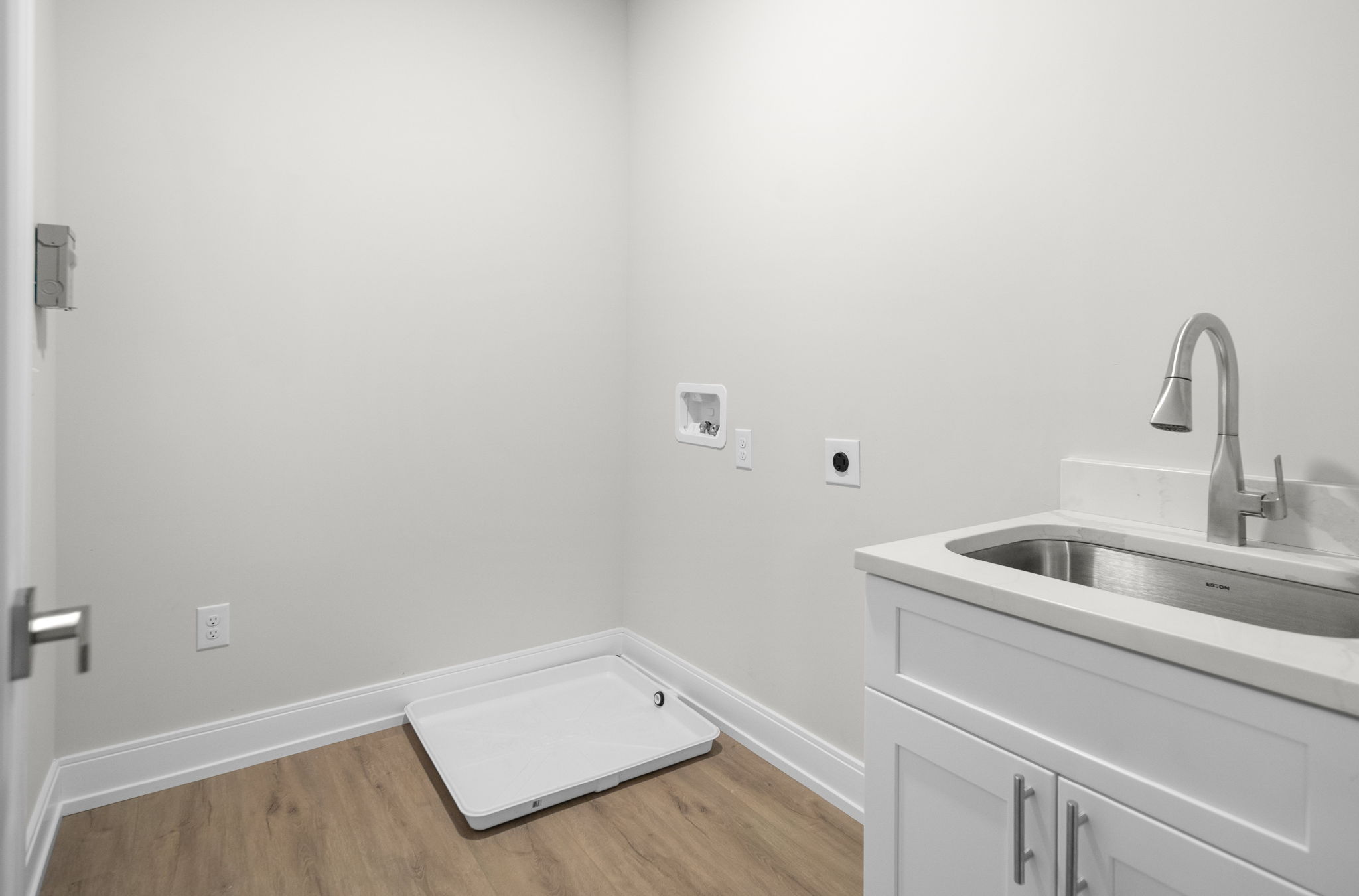 26-web-or-mls-026-605-vly-pointe-drive-schenectady-ny-usa-025