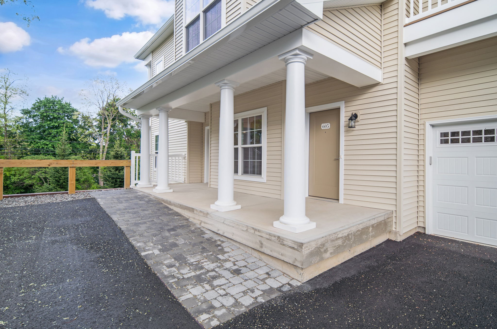 3-web-or-mls-003-605-vly-pointe-drive-schenectady-ny-usa-007