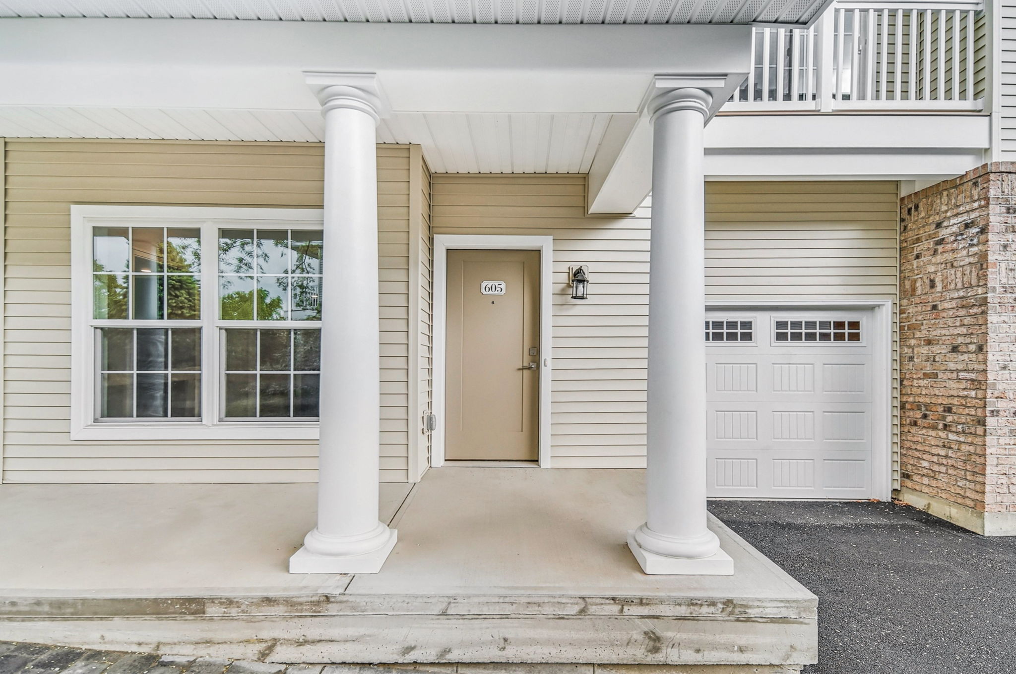 4-web-or-mls-004-605-vly-pointe-drive-schenectady-ny-usa-001