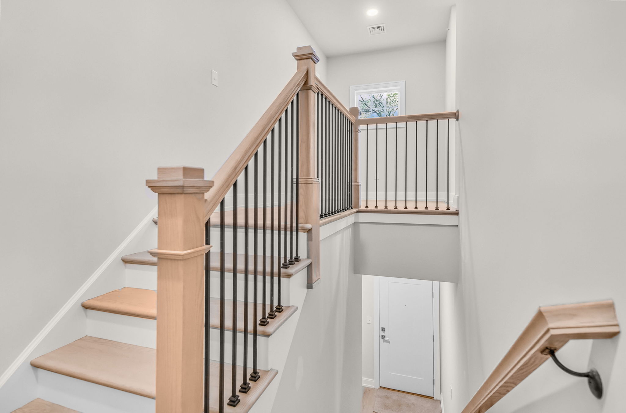 6-web-or-mls-006-605-vly-pointe-drive-schenectady-ny-usa-005