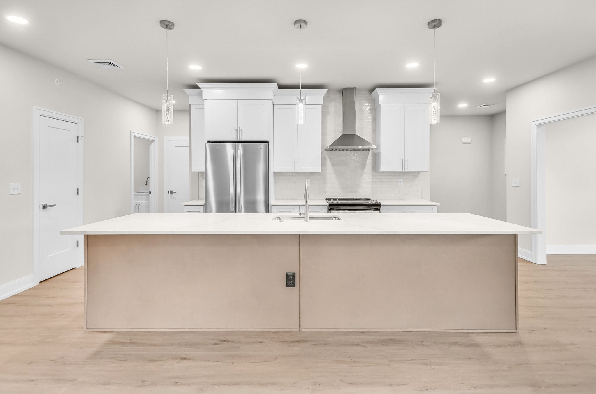 9-web-or-mls-009-605-vly-pointe-drive-schenectady-ny-usa-011